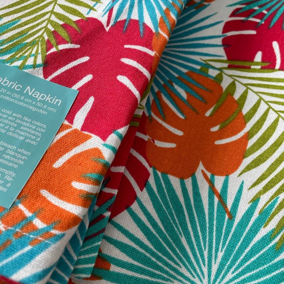 Placemat & Napkins set of 4 - Picture 2 of 7